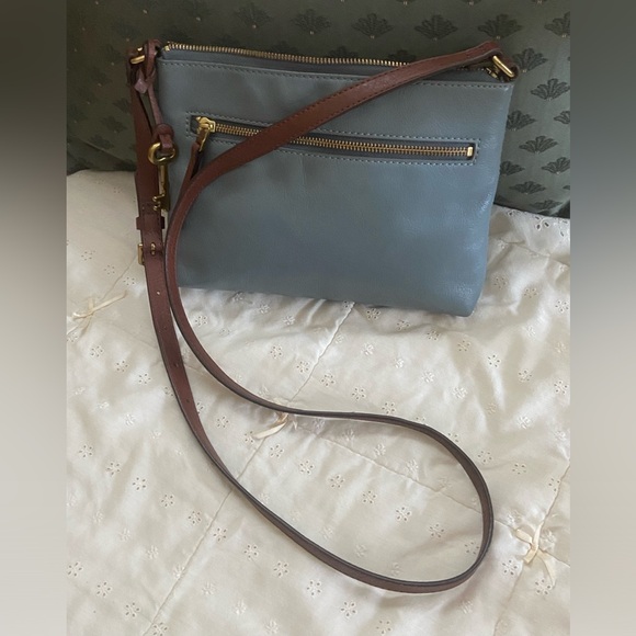 Fossil Fiona blue small crossbody. Cow hide leather. Man made trim. - Picture 2 of 16